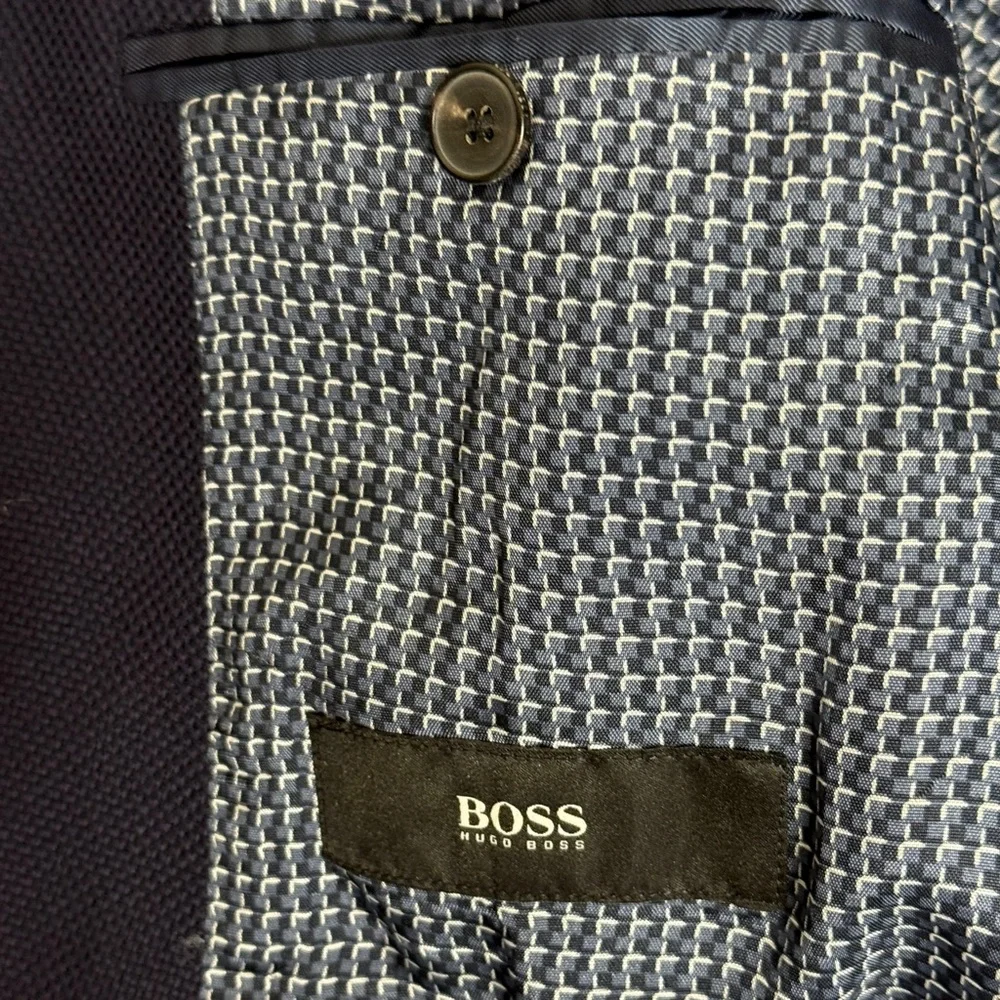 Hugo Boss Stretch Travel Blazer Jacket Blue LANIFICIO TESSE Biella Wool 2 Button